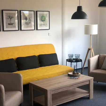 Mymara 19 アパート Bešeňová